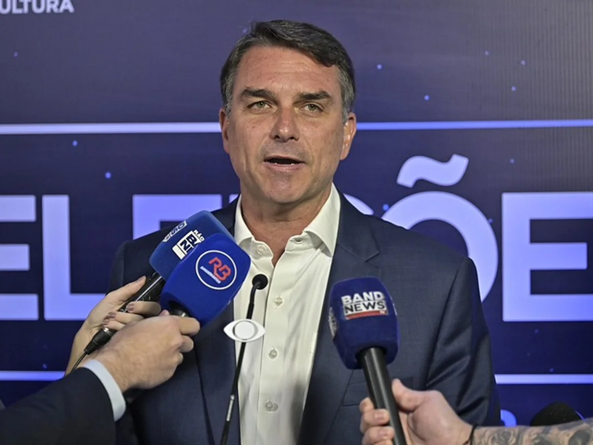 Segurança: Flávio promete "leis mais duras" para combater a marginalidade