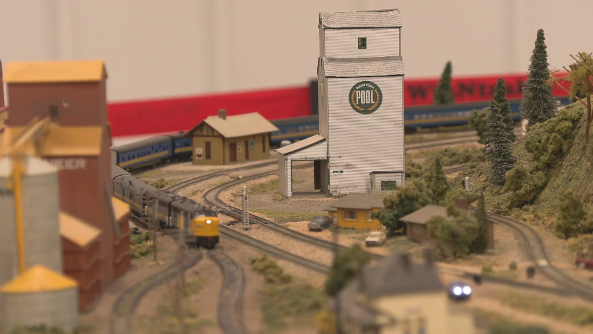 Winnipeg skyline and Prairie landscape shrink to scale at Manitoba Hobby Expo