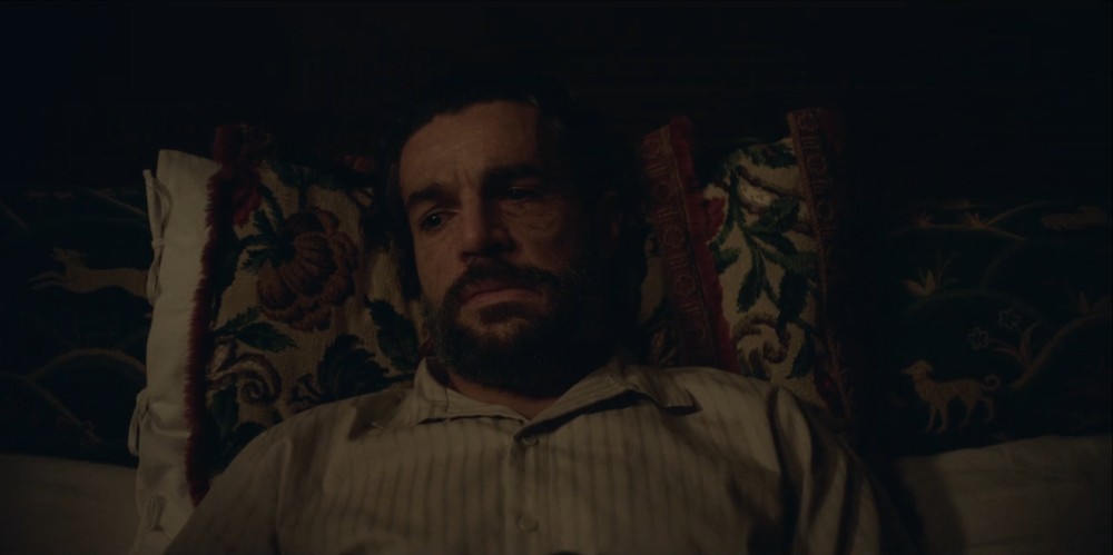 Adam tenta se reconciliar com o filho em seus momentos finais — Foto: Reprodução/Netflix