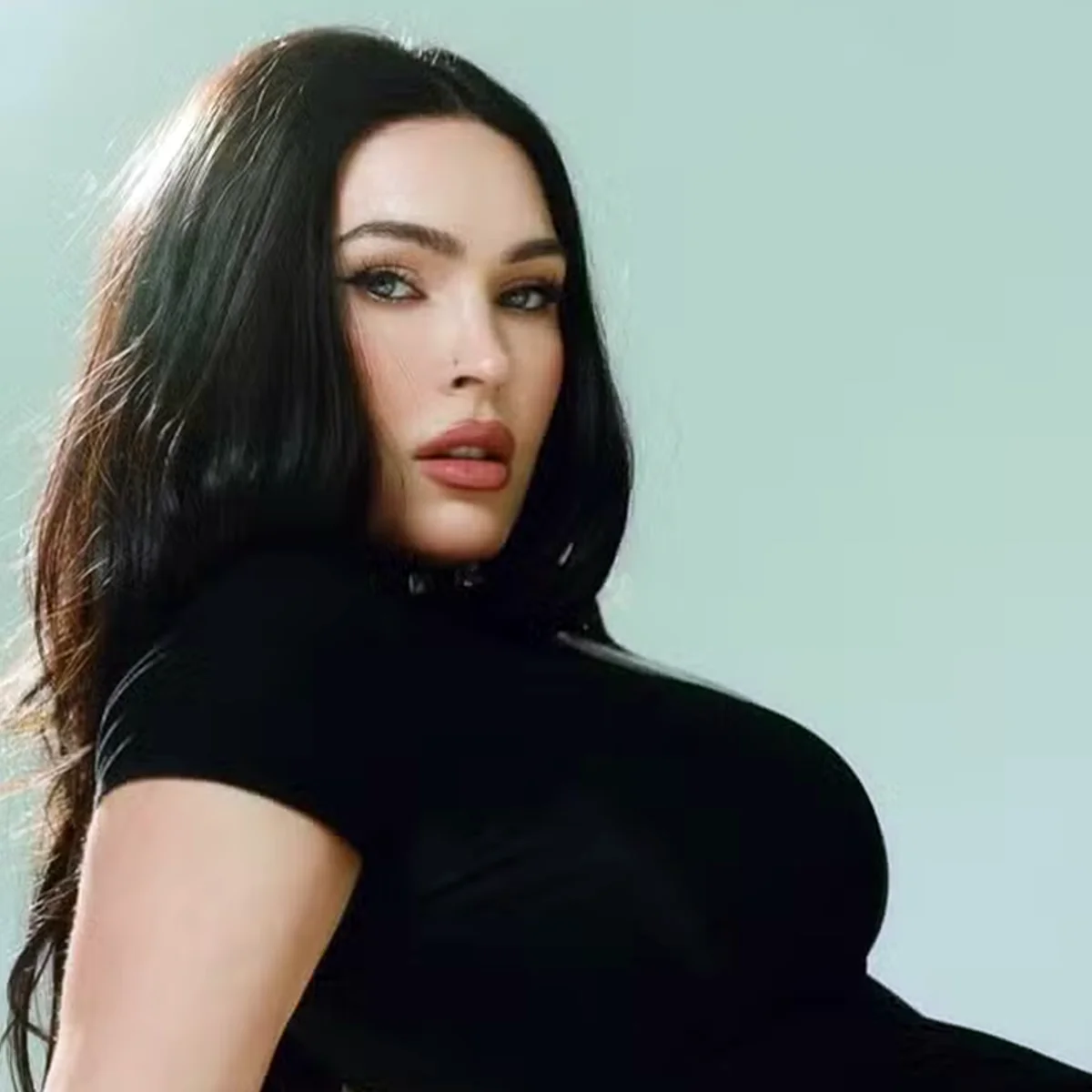 Megan Fox cria perfil em plataforma +18 e faz site cair devido à procura