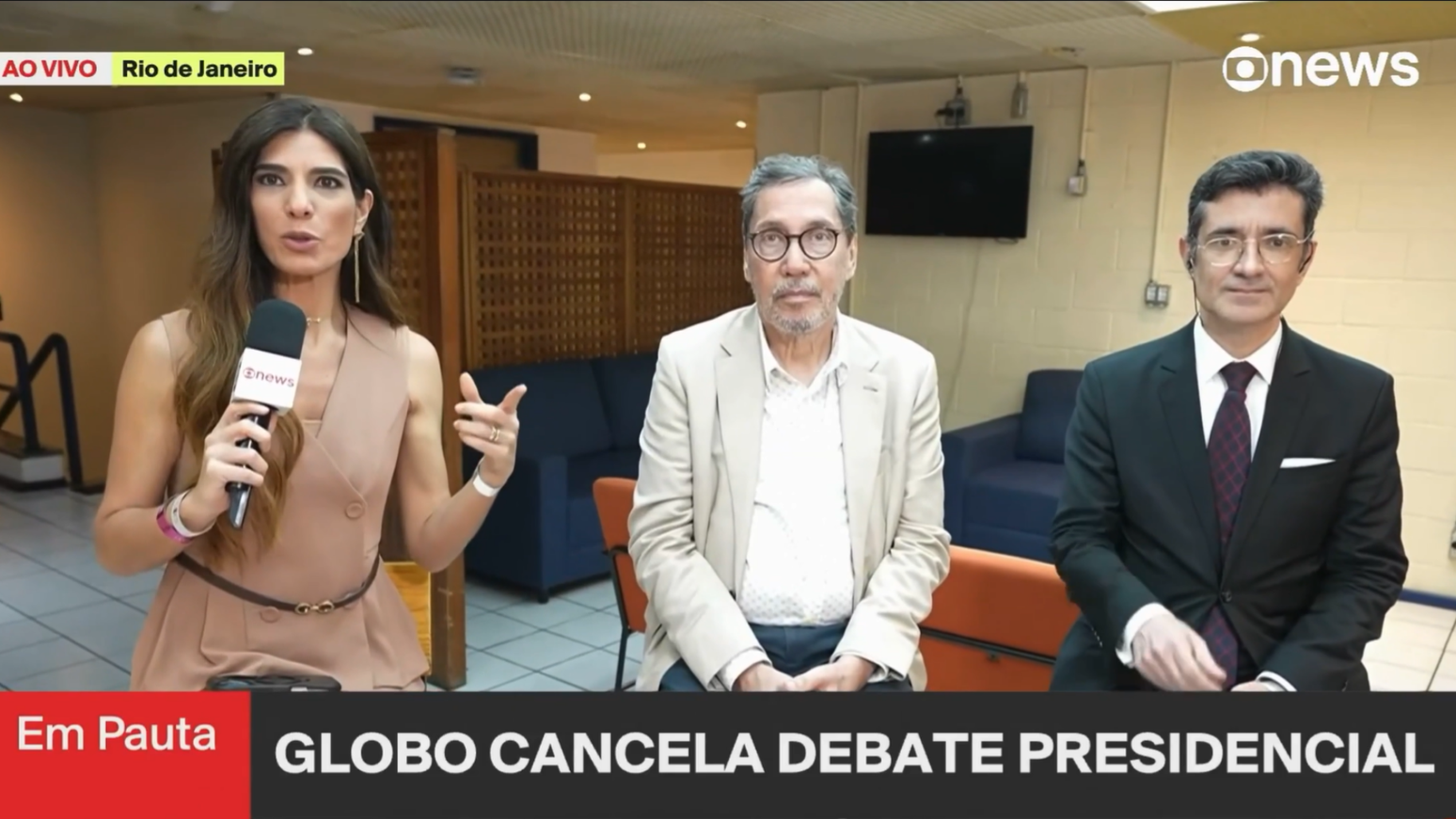 Andr&eacute;ia Sadi vive gafe na GloboNews