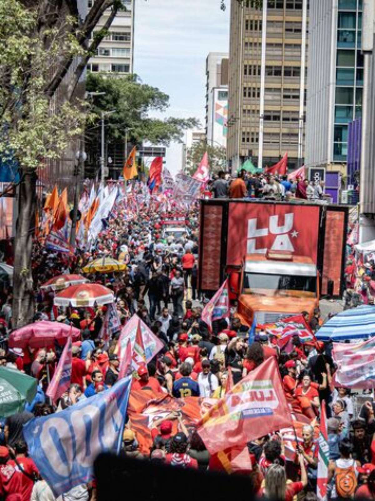 PM pede para militantes saírem da concentração na Paulista; petistas falam em ameaça de prisão