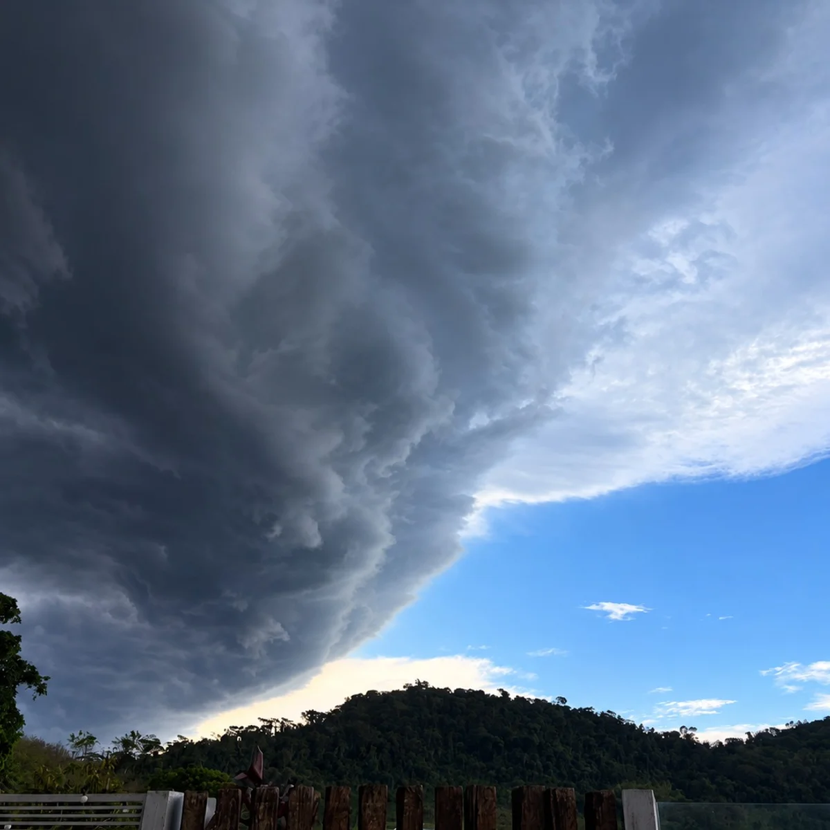 Chuva e ventos fortes colocam 441 cidades de MG em alerta; veja lista