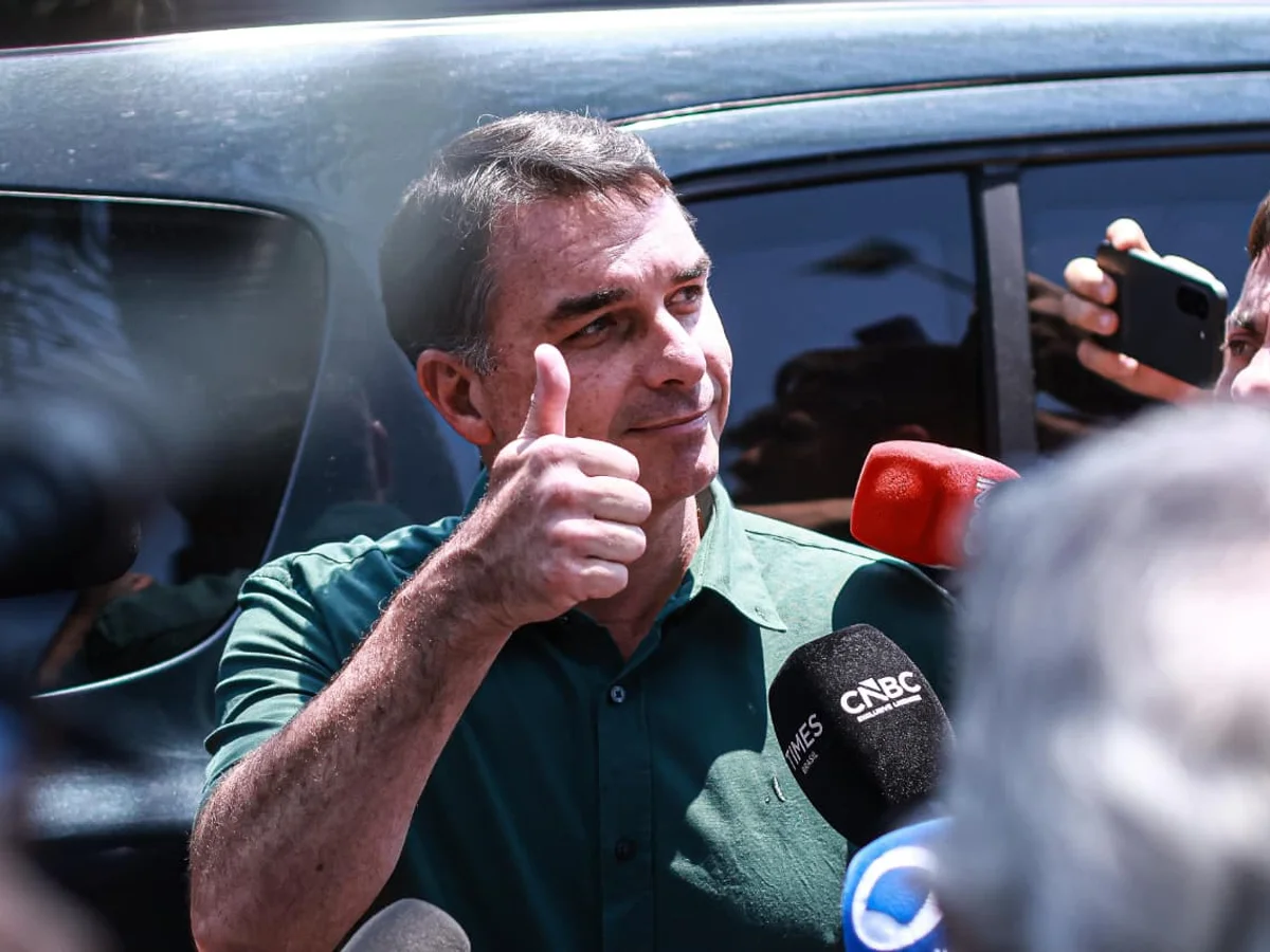 Propaganda de Flávio que foi ao ar sem som será reexibida na TV nesta 4ª