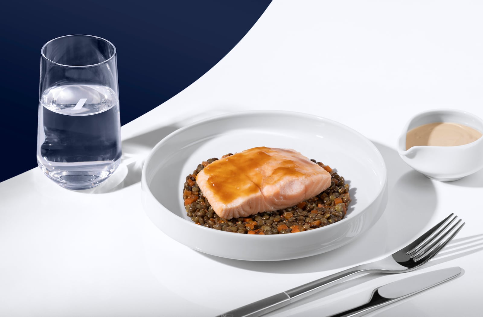 Salmão glaceado com lentilhas verdes Air France