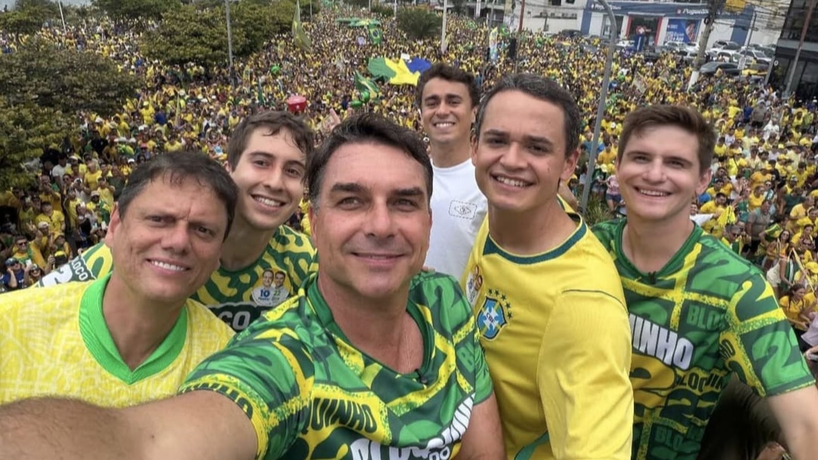 Flávio Bolsonaro fez ato em Vitória acompanhado por aliados Reprodução/Instagram/@flaviobolsonaro