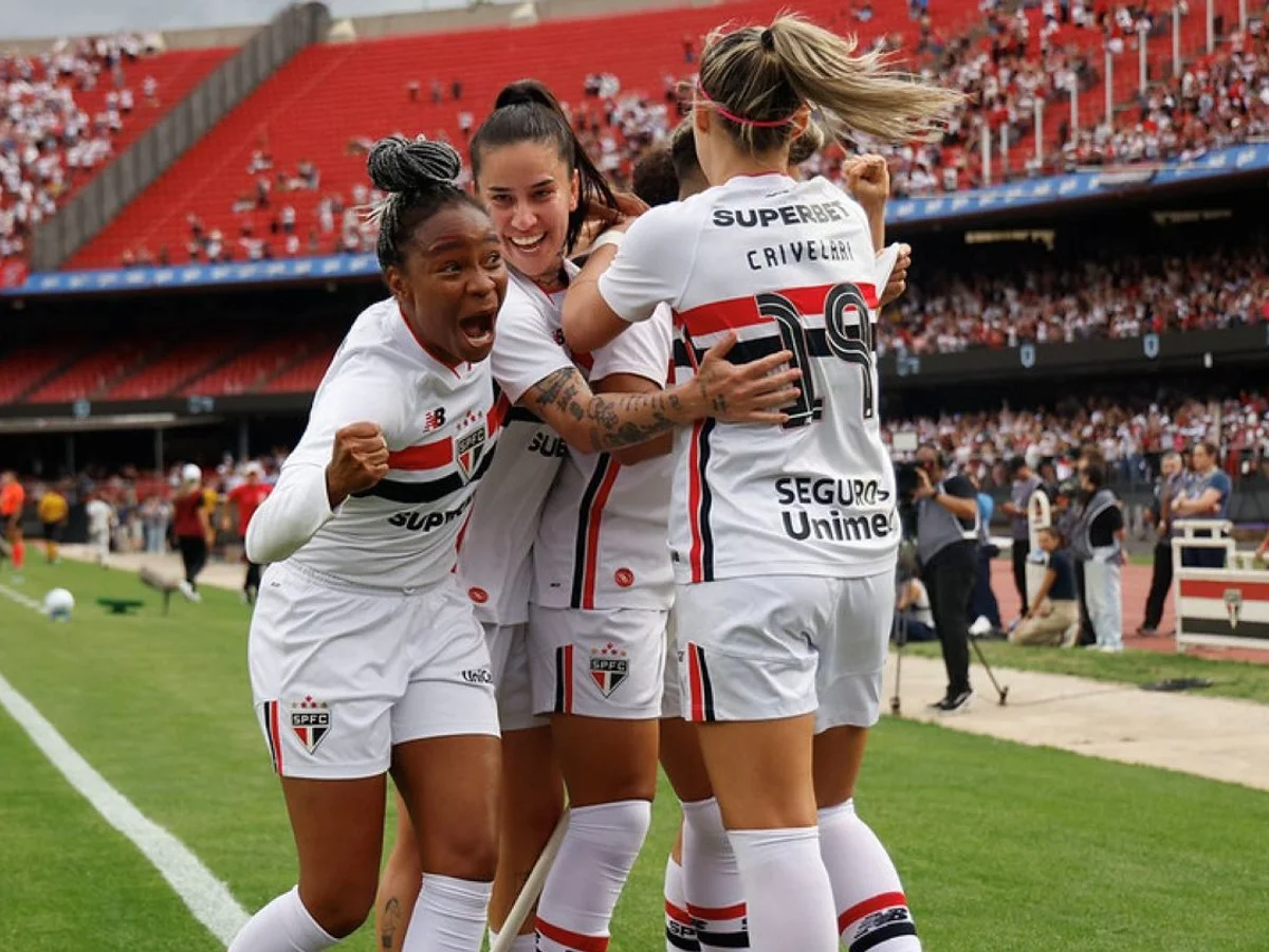 São Paulo: time feminino tem desempenho superior ao masculino em clássicos