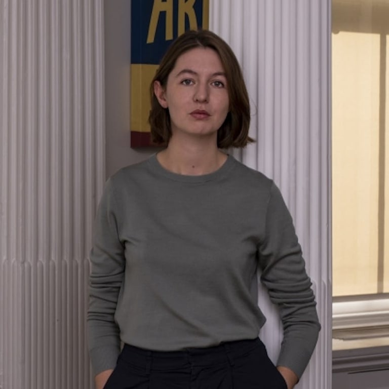 Sally Rooney diz que teve livros barrados no Reino Unido por apoio a grupo palestino