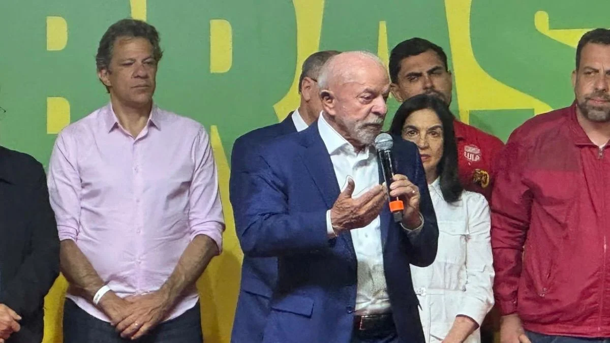 "Quem perdeu foi o povo de SP", diz Lula sobre derrota de Haddad
