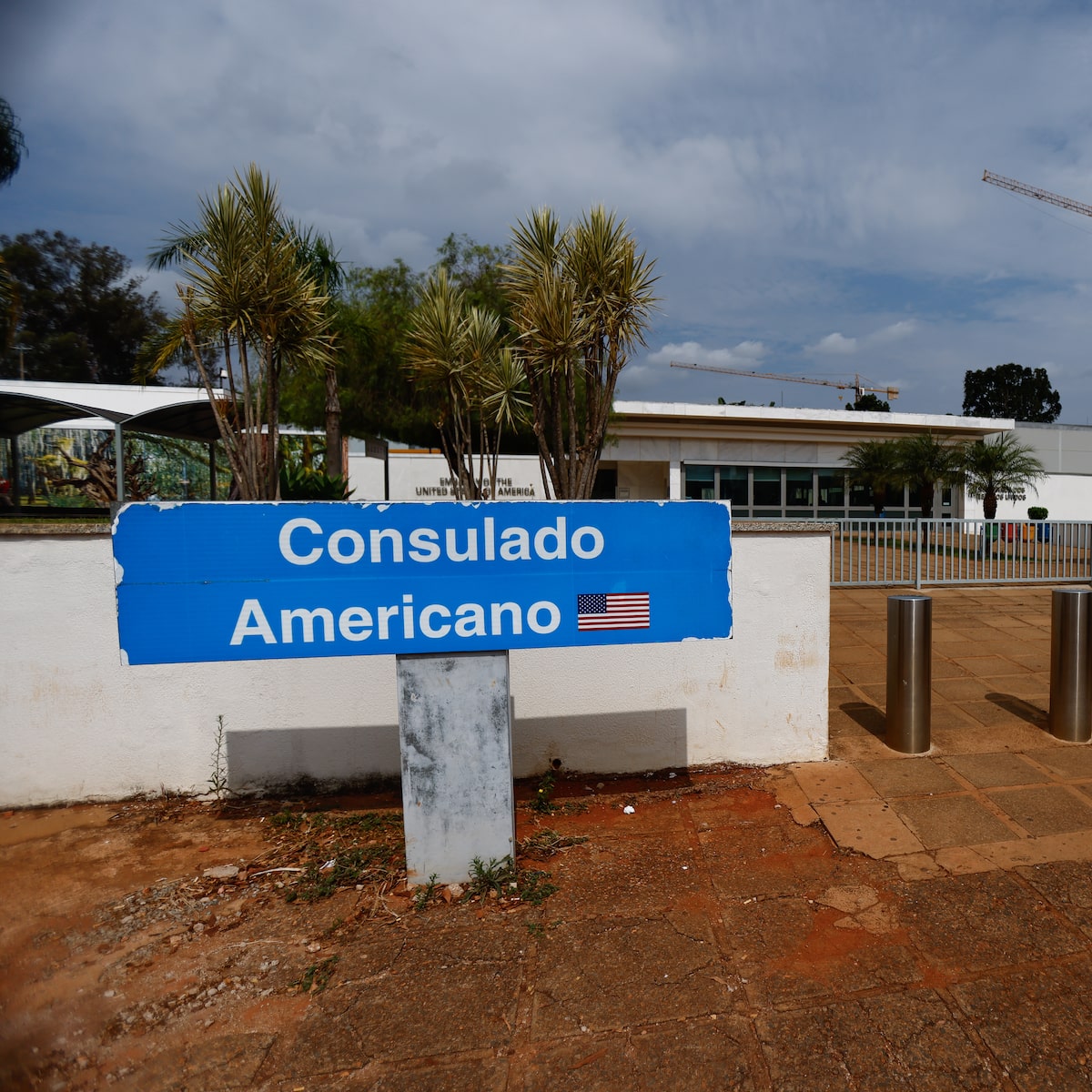 Embaixada e consulados dos EUA retomam atendimentos após suspensão por ‘possível ameaça’