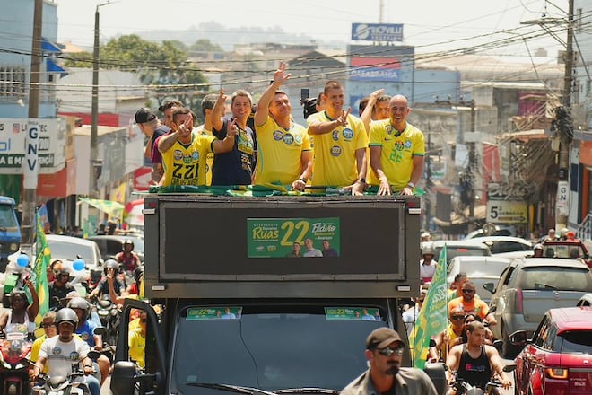 Campanha de Flávio busca apoio de adversários e aposta em vice para atrair votos do Nordeste