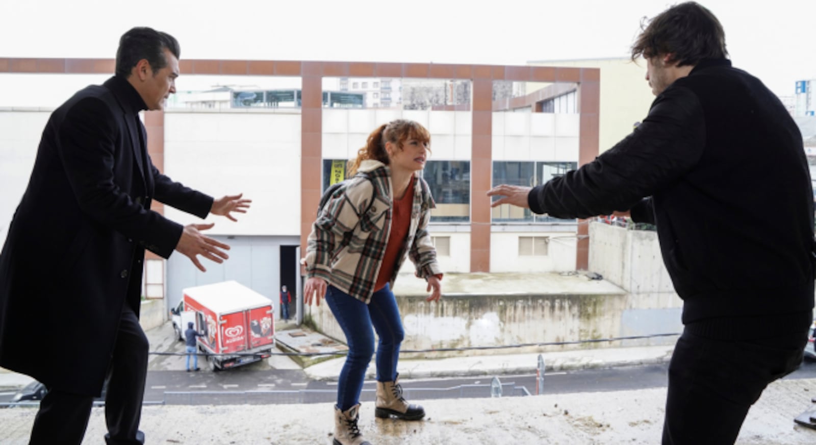 Acidente envolvendo Nil, Volkan, Selçuk e Asya pode colocar tudo a perder Divulgação/RECORD