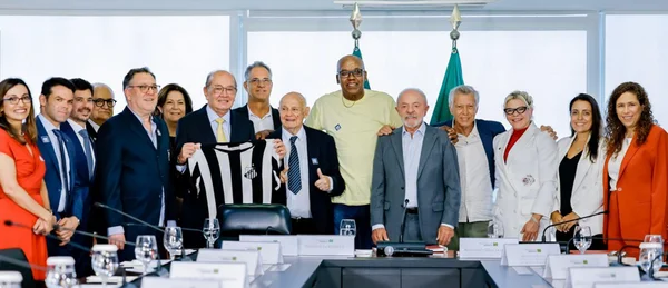 Governo assina cessão ao Santos em meio à briga com clubes sobre bets