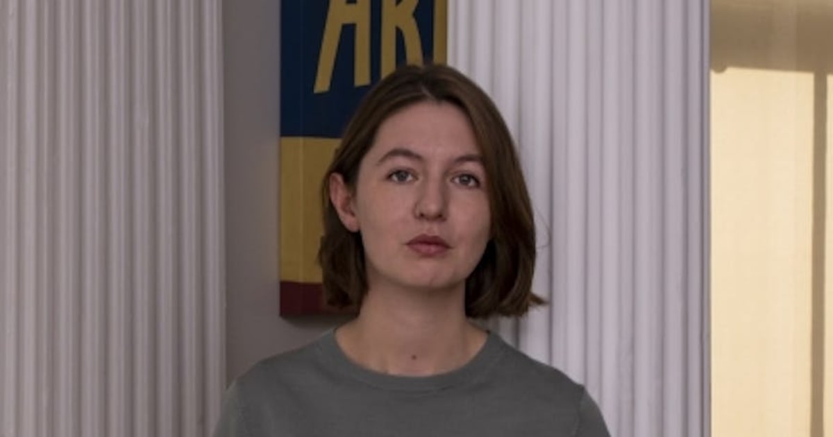 Sally Rooney diz que teve livros barrados no Reino Unido por apoio a grupo palestino