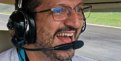 A alegria de Lito em um voo solo: uma vida dedicada &agrave; paix&atilde;o pela avia&ccedil;&atilde;o Foto: Reprodu&ccedil;&atilde;o