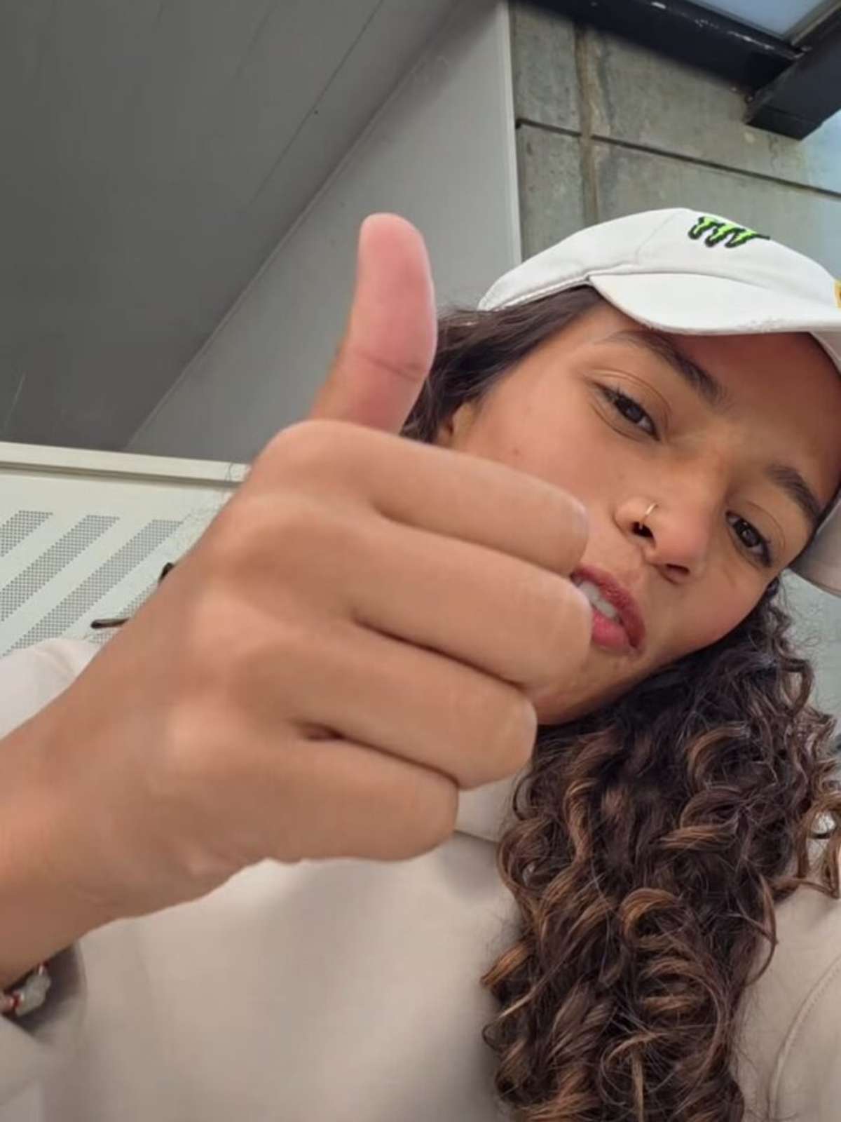 Rayssa Leal machuca o pé, vira ausência na etapa da SLS de Paris, mas acalma torcida: 'Nada grave'