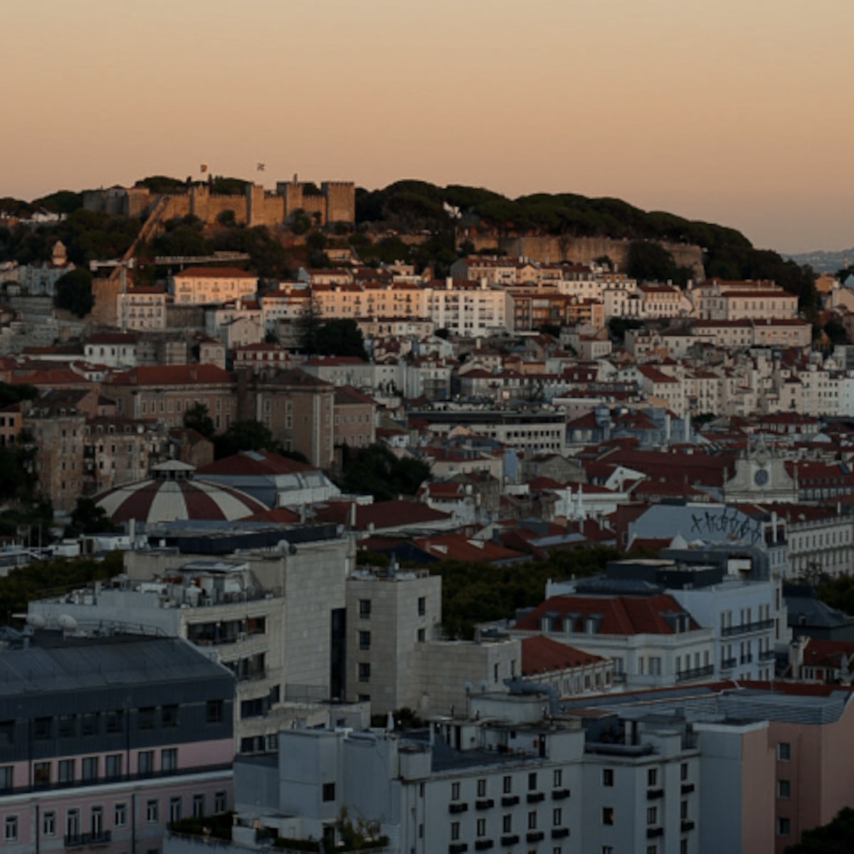 Portugal aprova reforma que acelera despejos e acaba com limite de aluguel em novos contratos