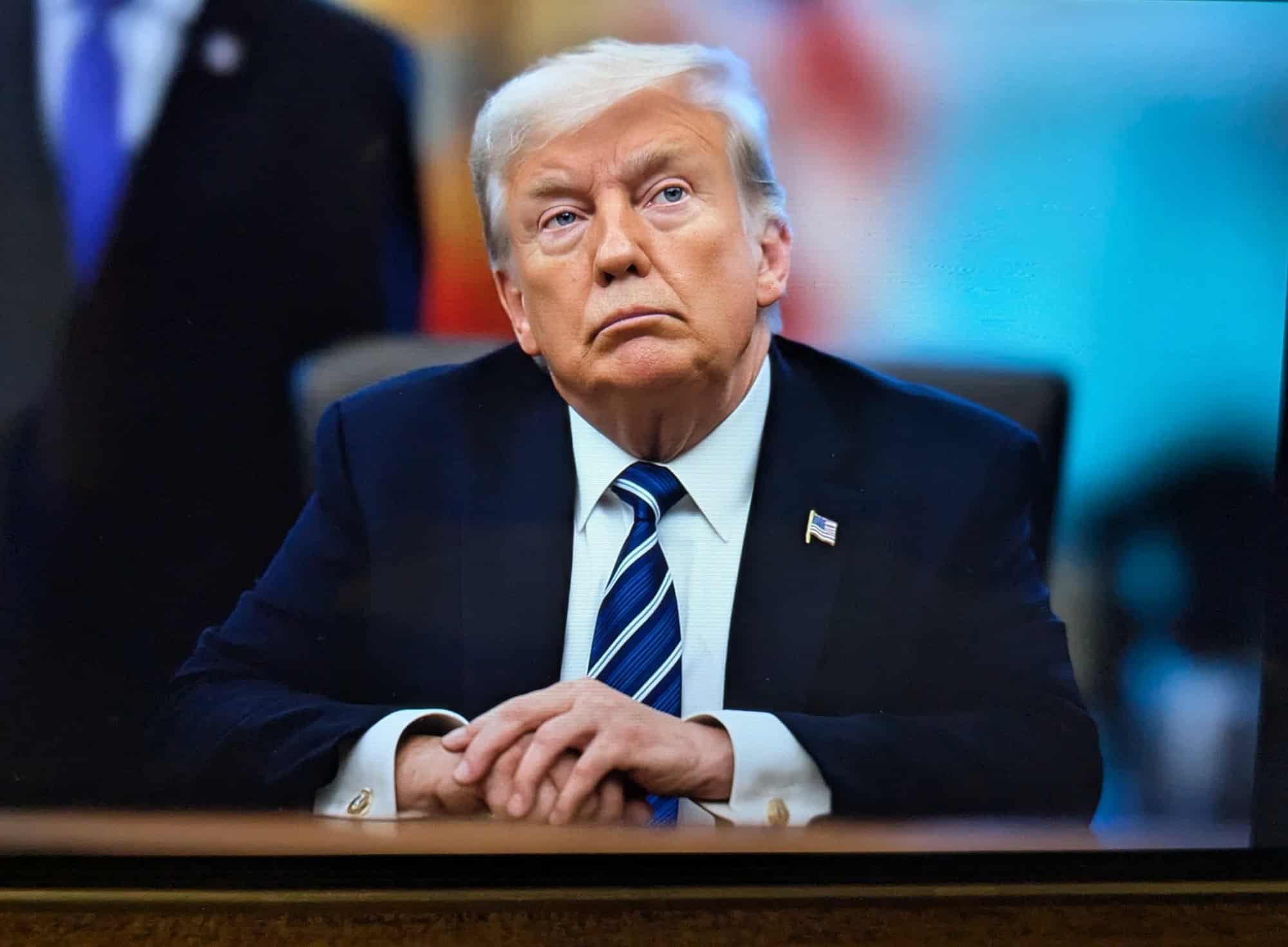 Trump anuncia “força de superinteligência” para coordenar avanço da IA nos EUA