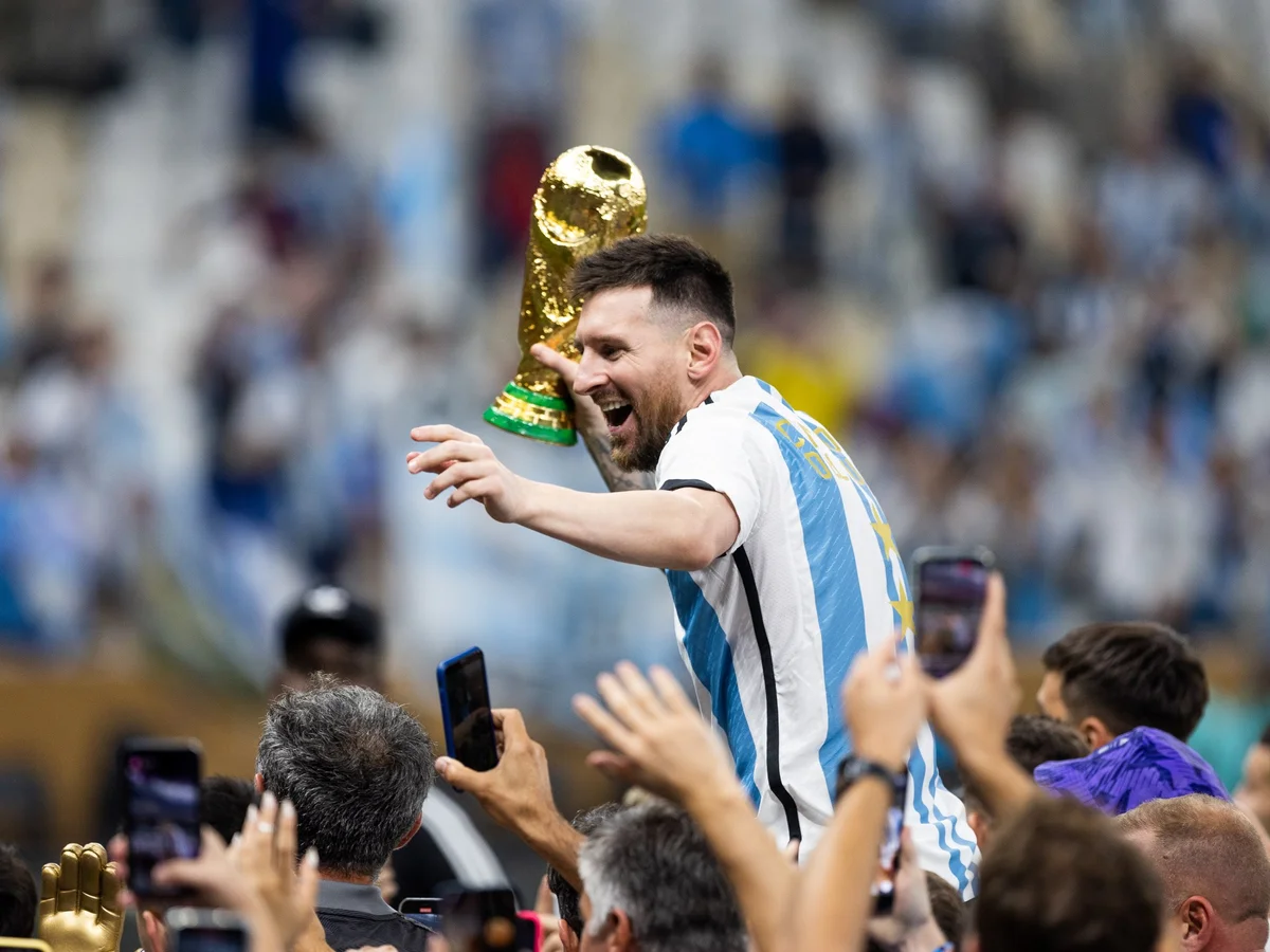 Do adeus precoce ao tchau como D10S: a trajetória de Messi na Argentina