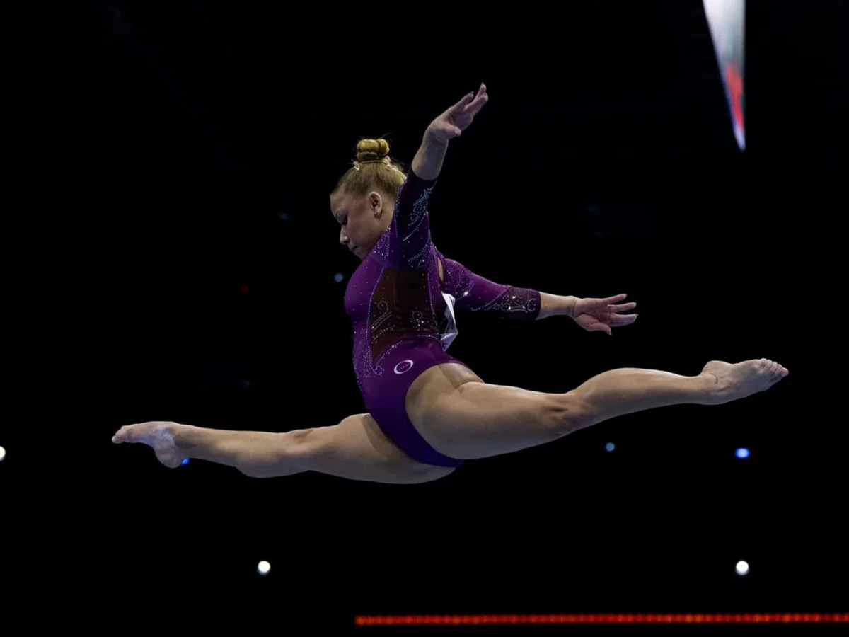 Flavinha é bronze na trave e se torna 2ª brasileira medalhista no aparelho