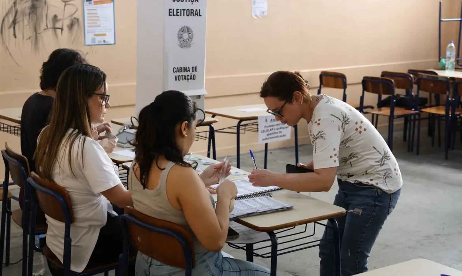 A cada 10 brasileiros aptos a votar, dois não compareceram às urnas Rovena Rosa/Agência Brasil - Arquivo