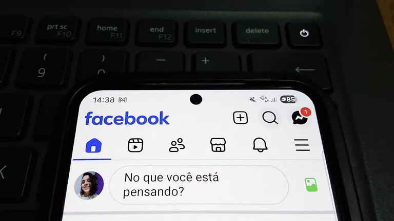 Facebook agora deixa você treinar o algoritmo usando suas próprias palavras