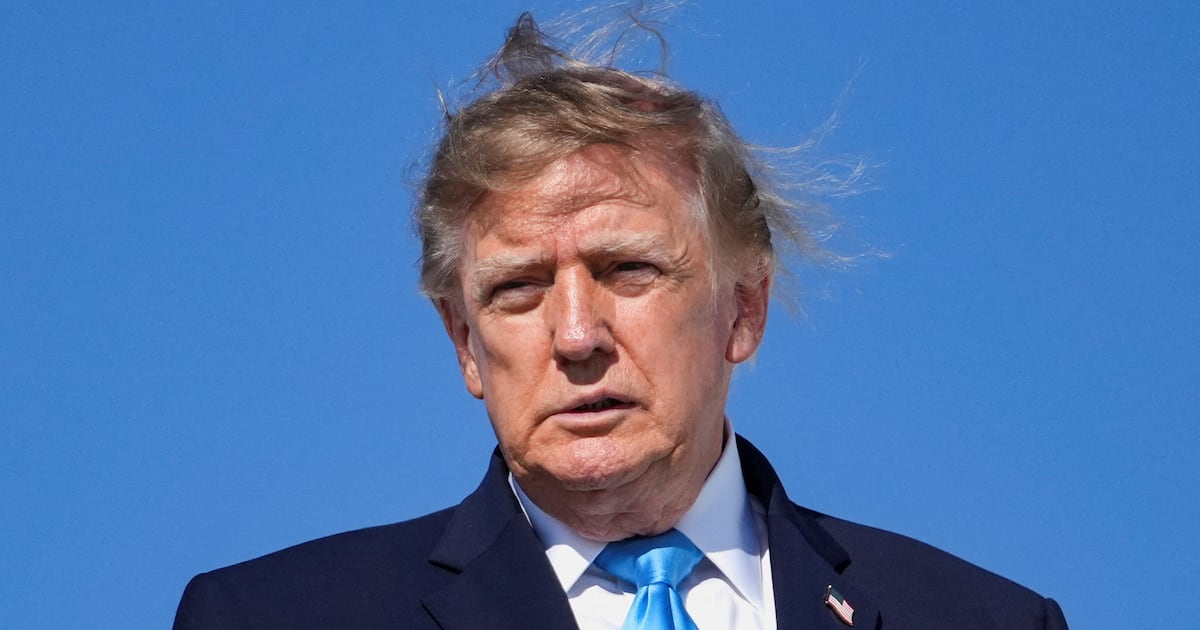 Trump diz que Ucrânia precisa de novo líder e culpa Zelensky por alta do diesel nos EUA