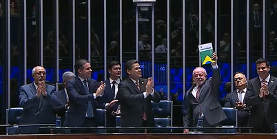 Em 'data histórica', Congresso promulga fim da escala 6x1 em sessão com Lula Foto: Reprodução/TV Senado