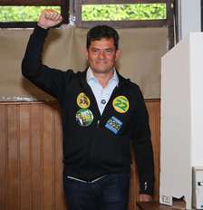 O candidato ao governo do Paraná, Sergio Moro (PL), vota na manhã deste domingo, 4 de outubro de 2026, no Clube Duque de Caxias, no bairro Bacacheri, em Curitiba (PR), no primeiro turno das eleições. Foto: GIULIANO GOMES/PR PRESS/ESTADÃO CONTEÚDO
