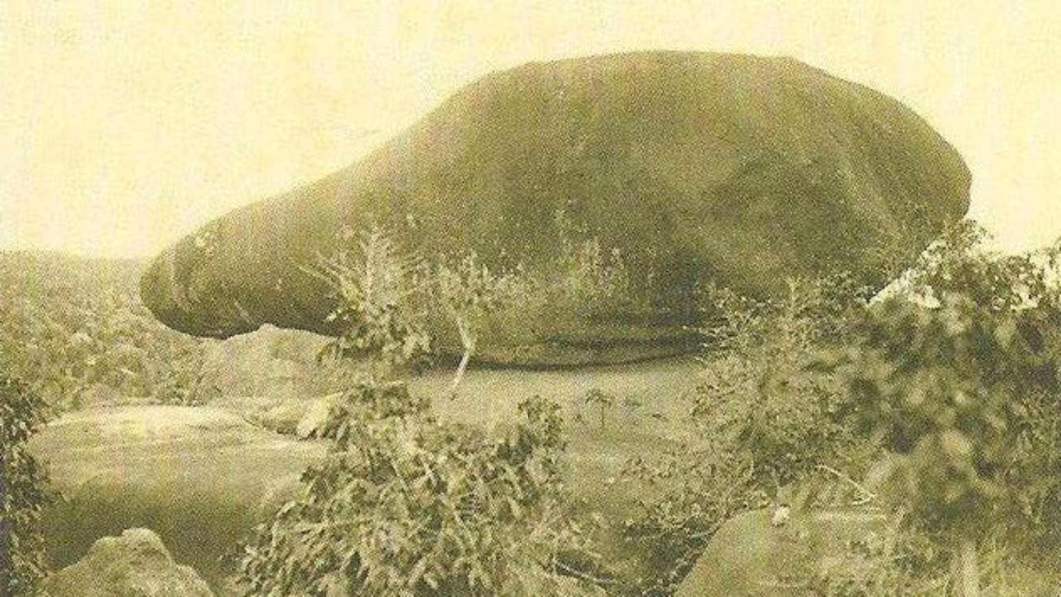 Pedra em fazenda da família no interior paulista inspirou Tarsila do Amaral a pintar O Sol Poente