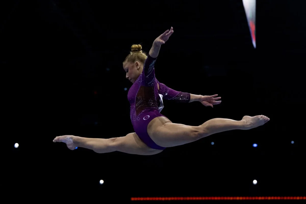 Flavinha é bronze na trave e se torna 2ª brasileira medalhista no aparelho