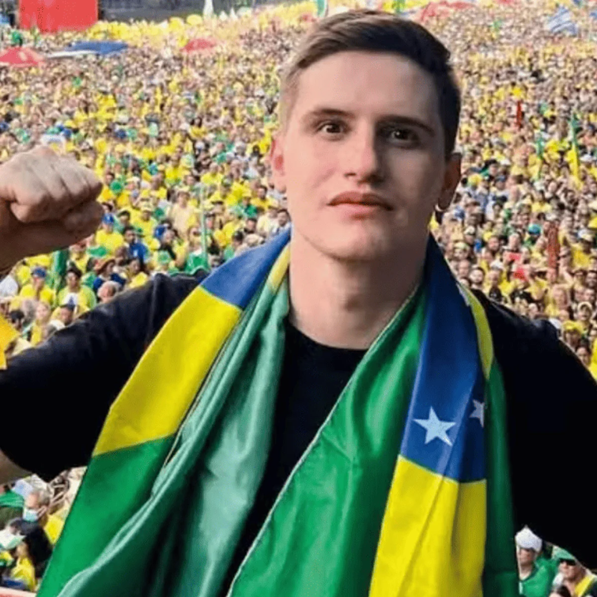 Justiça condena Lucas Pavanato a indenizar mulher ridicularizada em vídeo
