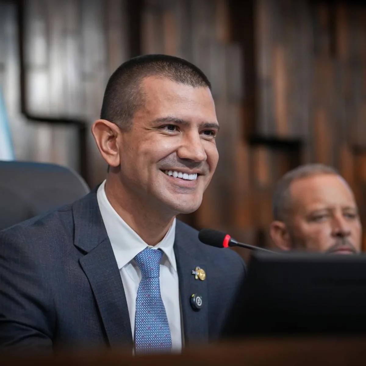 MPRJ investiga Ruas por suspeita de lavagem de dinheiro e crime licitatório