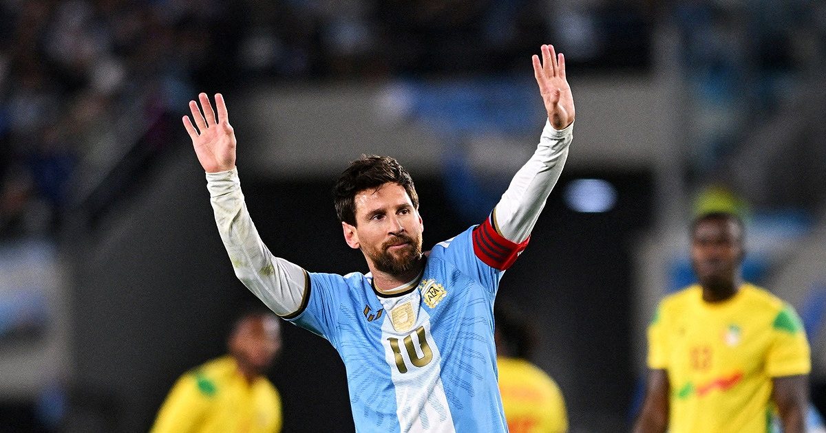 Messi marca e tem dois assistências na última aula magistral da Argentina