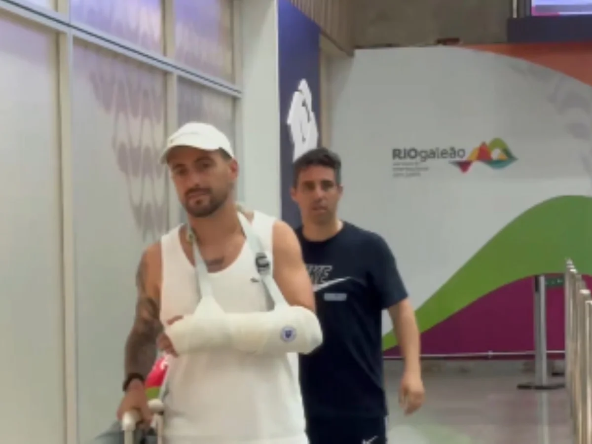 Flamengo: Arrascaeta chega ao RJ e passa por cirurgia no punho nesta quinta