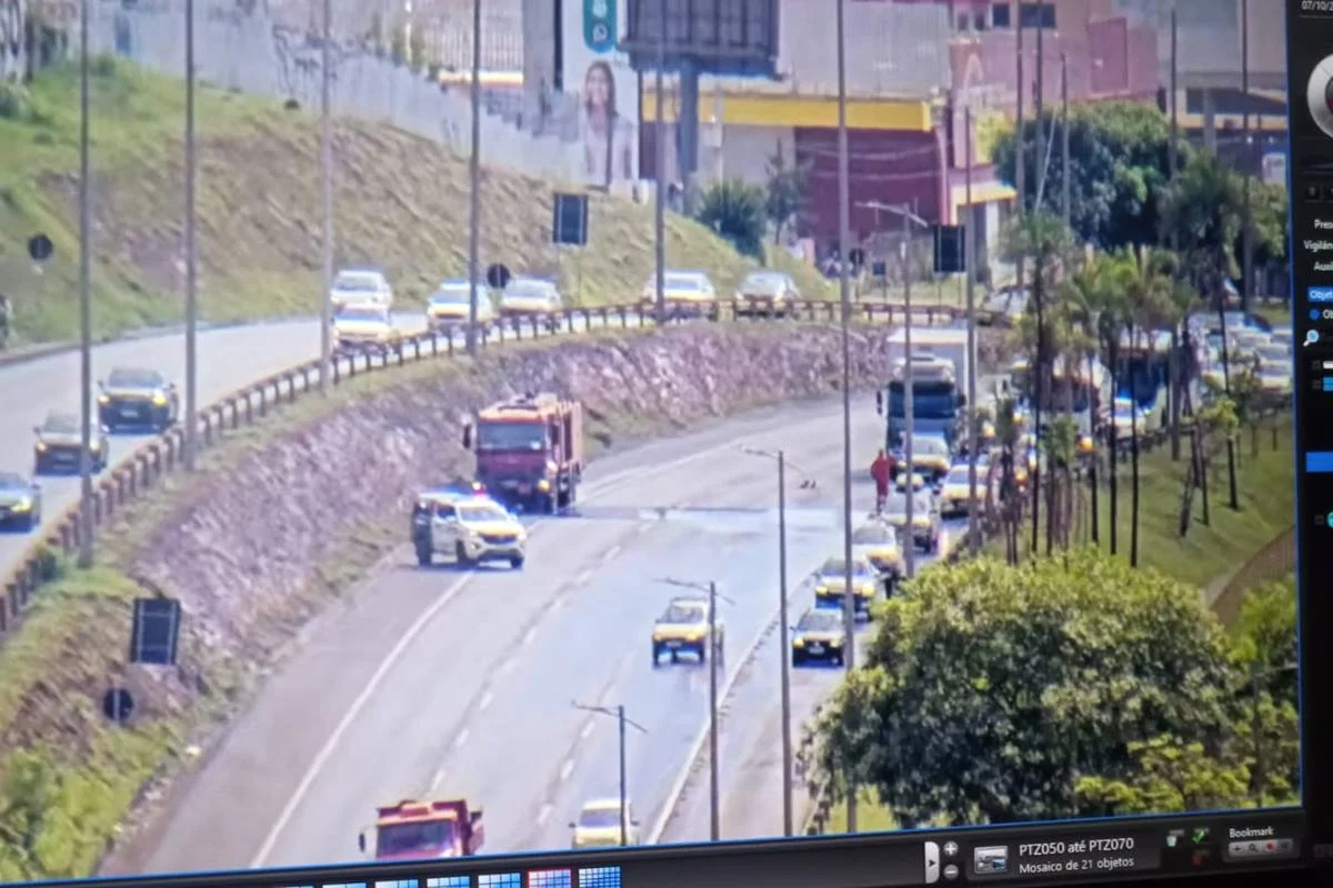 EPTG é parcialmente interditada após derramamento de óleo na pista