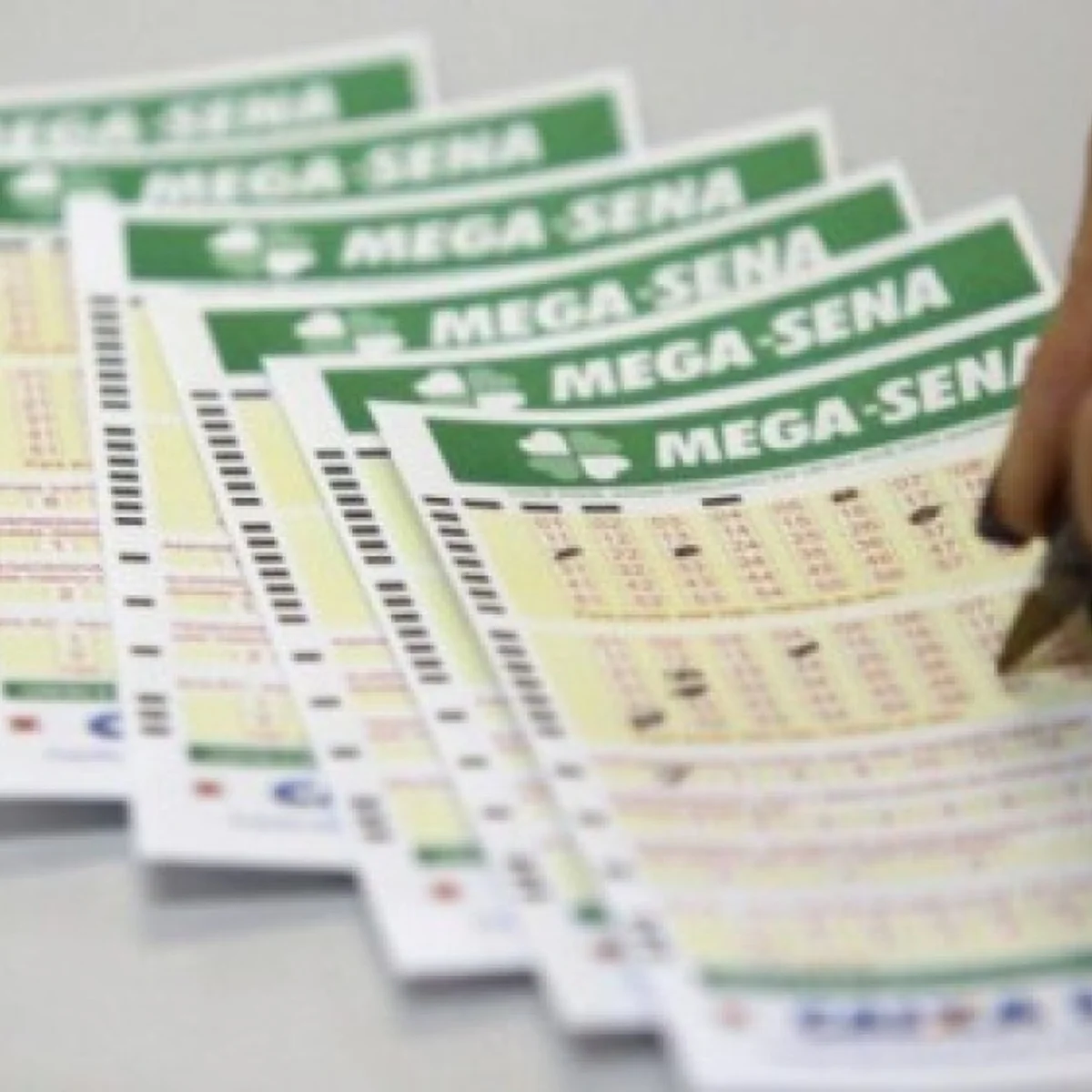Mega-Sena: bolão do DF ganha R$ 25,2 mil e 4 apostas levam R$ 19 mil