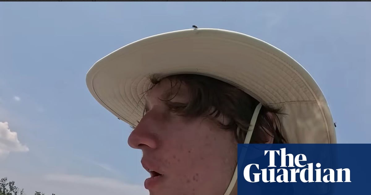 Colonialismo por cliques? Os influenciadores que visam tribos inóspitas – podcast