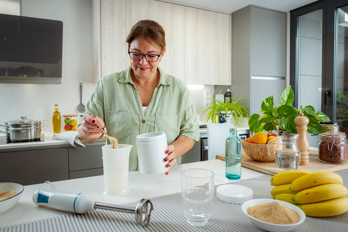 Whey e creatina “acabam” com os rins? Ciência responde a esse medo comum