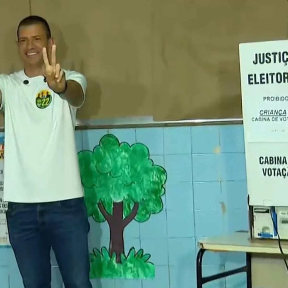 Eleições 2026: candidato do PL, Douglas Ruas vota no Rio de Janeiro
