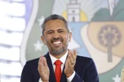 PL de Flávio Bolsonaro elegeu governadores em 5 estados; PT elegeu em 3